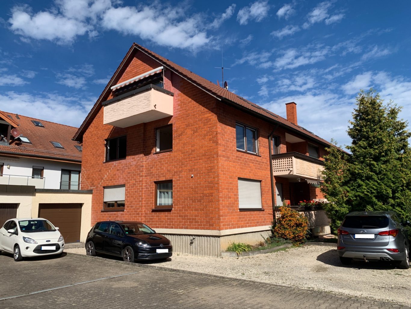 Wolfschlugen - BJ: 1973/2004, MFH mit 6 Einheiten und 6 Stellplatzmöglichkeiten, Heizung: Öl Zentral Objekt in Wolfschlugen