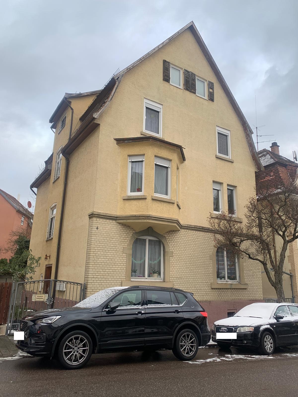 Stuttgart-Zuffenhausen - BJ: 1909, MFH mit 4 Einheiten und 1 Stellplatzmöglichkeit, Heizung: Gas Zentral Objekt in Stuttgart-Zuffenhausen