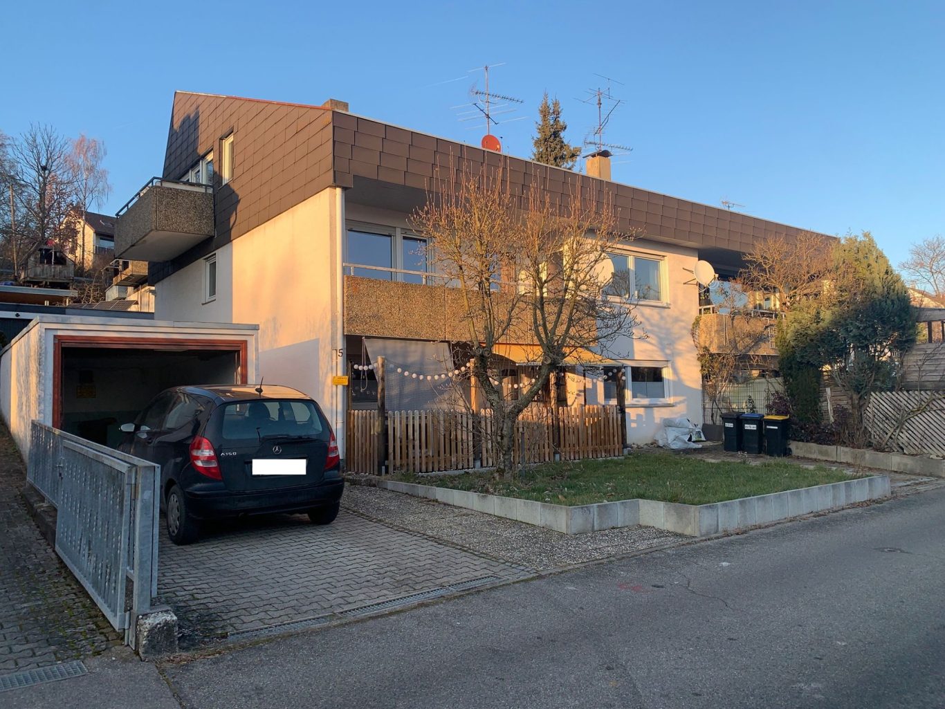 Aichtal - BJ: 1972, MFH mit 3 Einheiten und 1 Stellplatzmöglichkeiten, Heizung: Öl Zentral Objekt in Aichtal