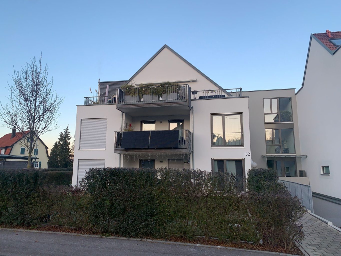 Filderstadt - BJ: 2019, MFH mit 10 Einheiten und 14 Stellplatzmöglichkeiten, Heizung (Kombi): Wärmepumpe + Gas Zentral Objekt in Filderstadt