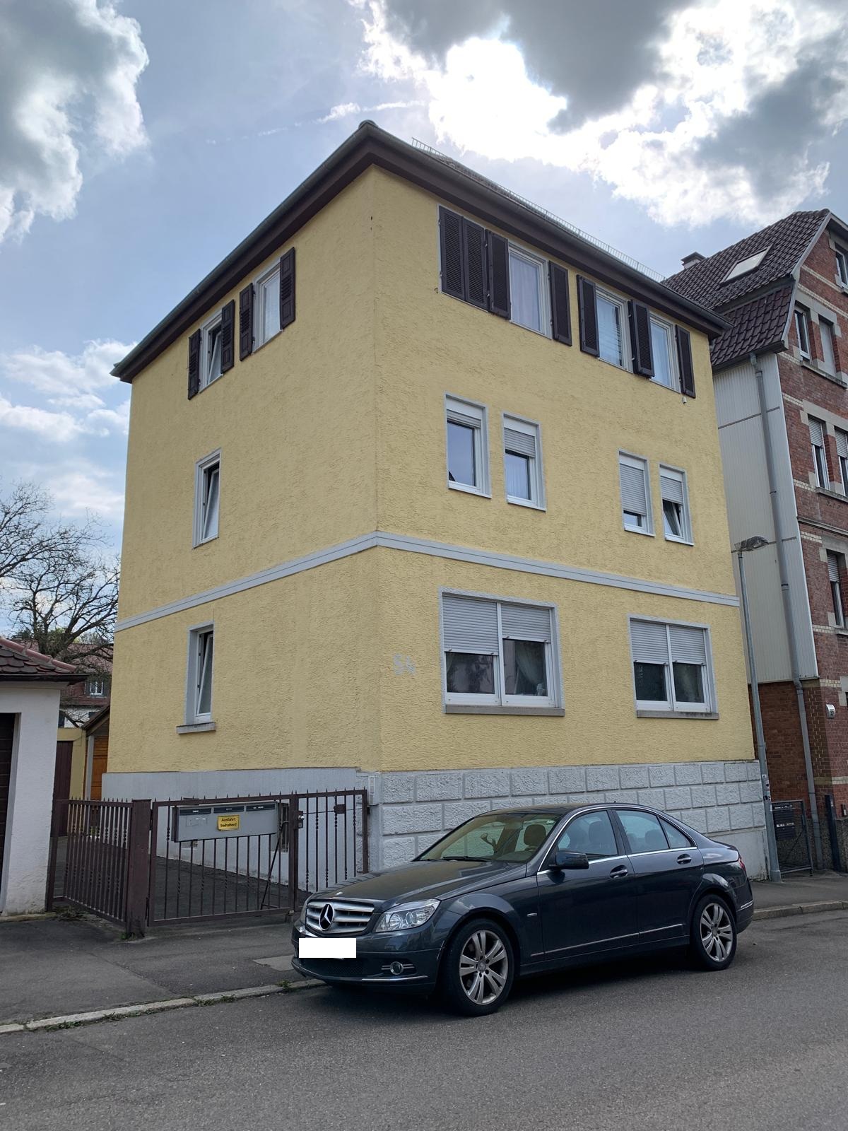 Stuttgart-Zuffenhausen - BJ: 1960, MFH mit 3 Einheiten und 1 Stellplatzmöglichkeit, Heizung: Gas Dezentral Objekt in Stuttgart-Zuffenhausen