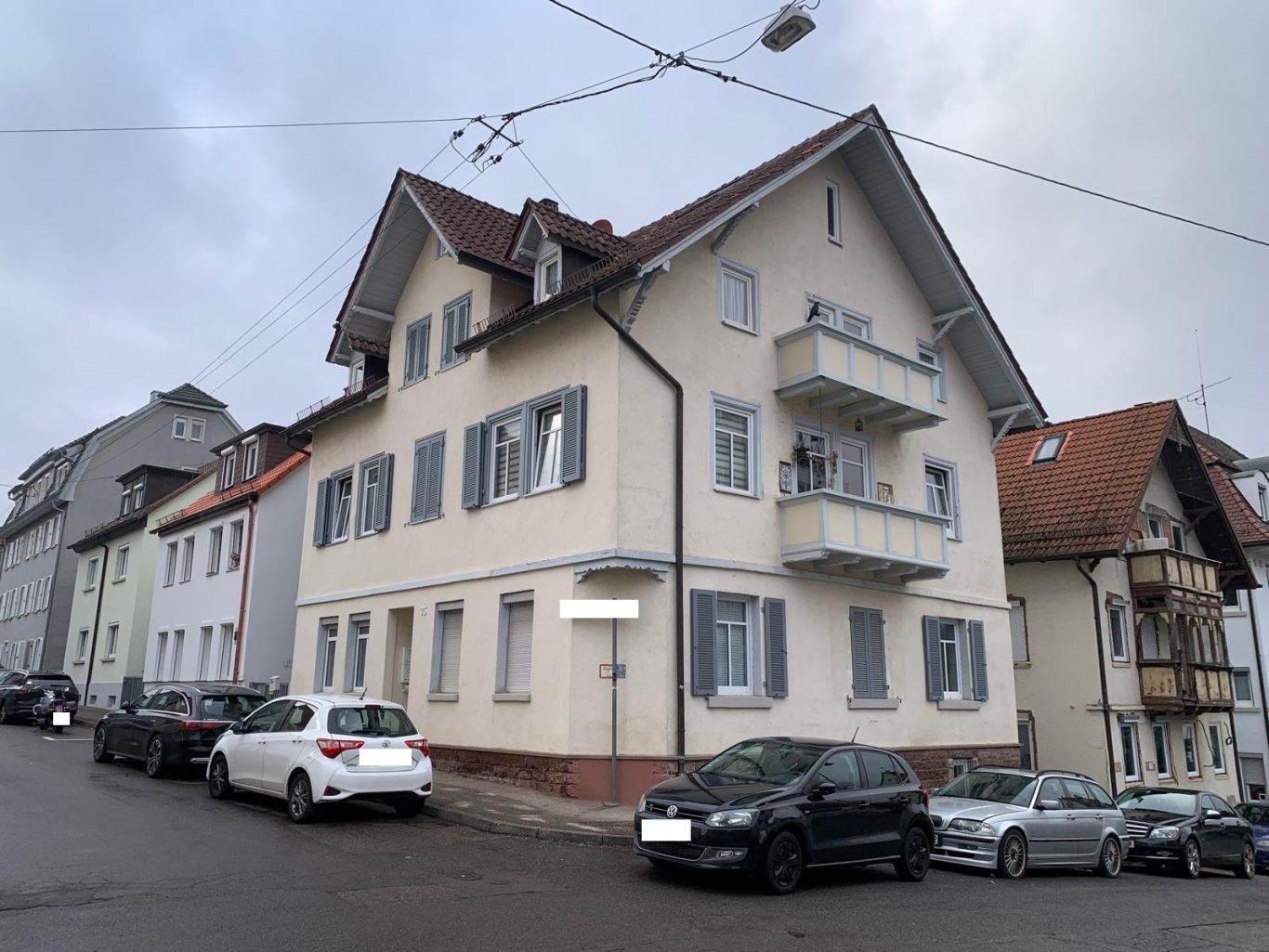 Stuttgart - Botnang - BJ: 1900, MFH mit 6 Einheiten und 1 Stellplatzmöglichkeit, Heizung: Gas Dezentral